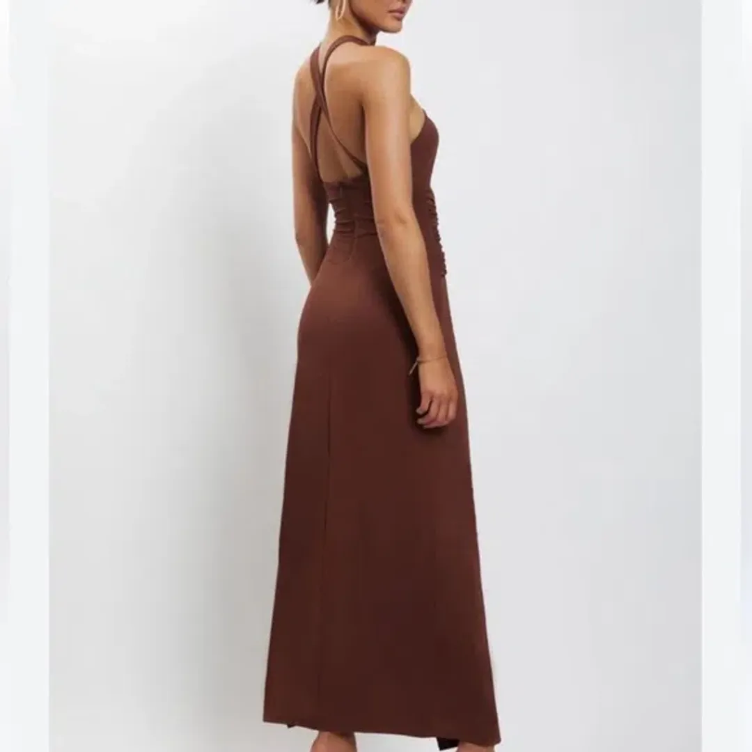 Meshki Nikki for rent on The Volte - main image