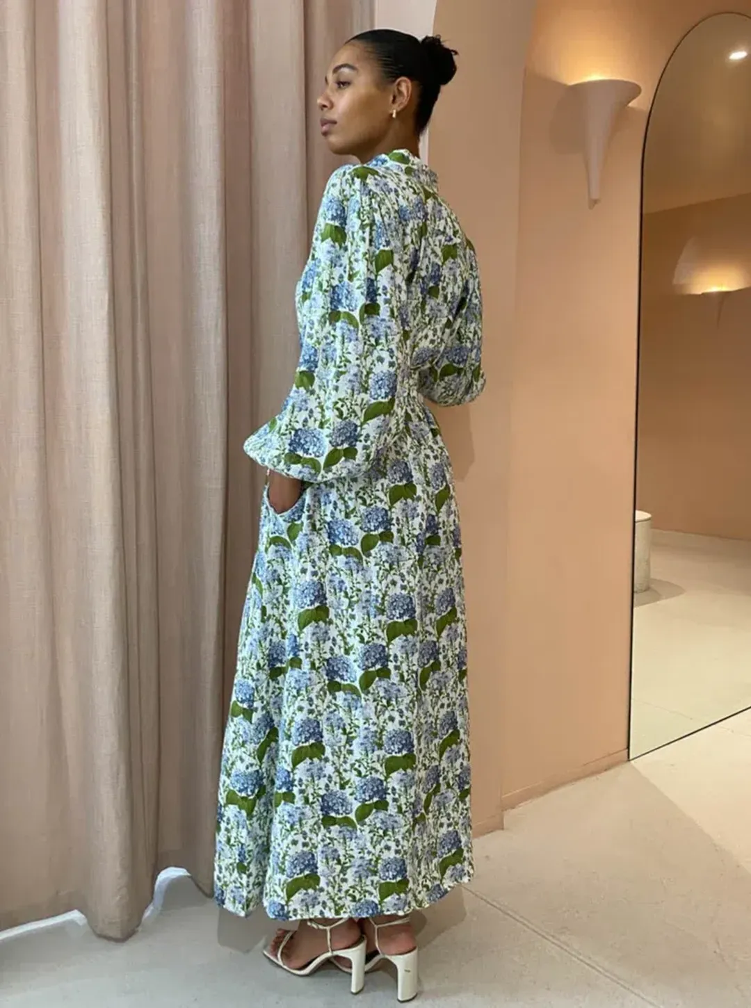 Palm Noosa Noddy Dress In Blue Blooms Size 8 for rent on The Volte - main image