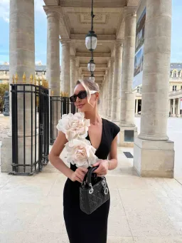 Elliatt Zahara V-Neck Gown in Black Size S/8-10 for rent on The Volte - image 2