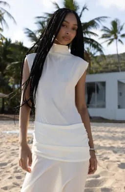 World of Rezort Larissa Gown Ivory size XS for rent on The Volte - image 1