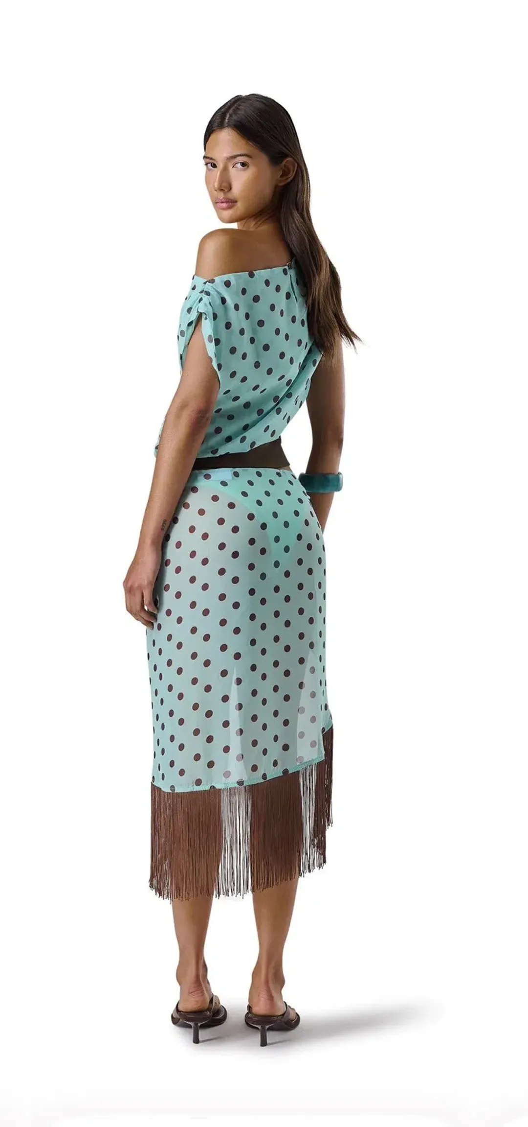 Sisters and Seekers Bruna Set for rent on The Volte - main image