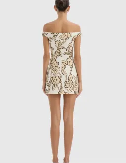 Sir Elodie Mini Size 1/8 for rent on The Volte - image 2