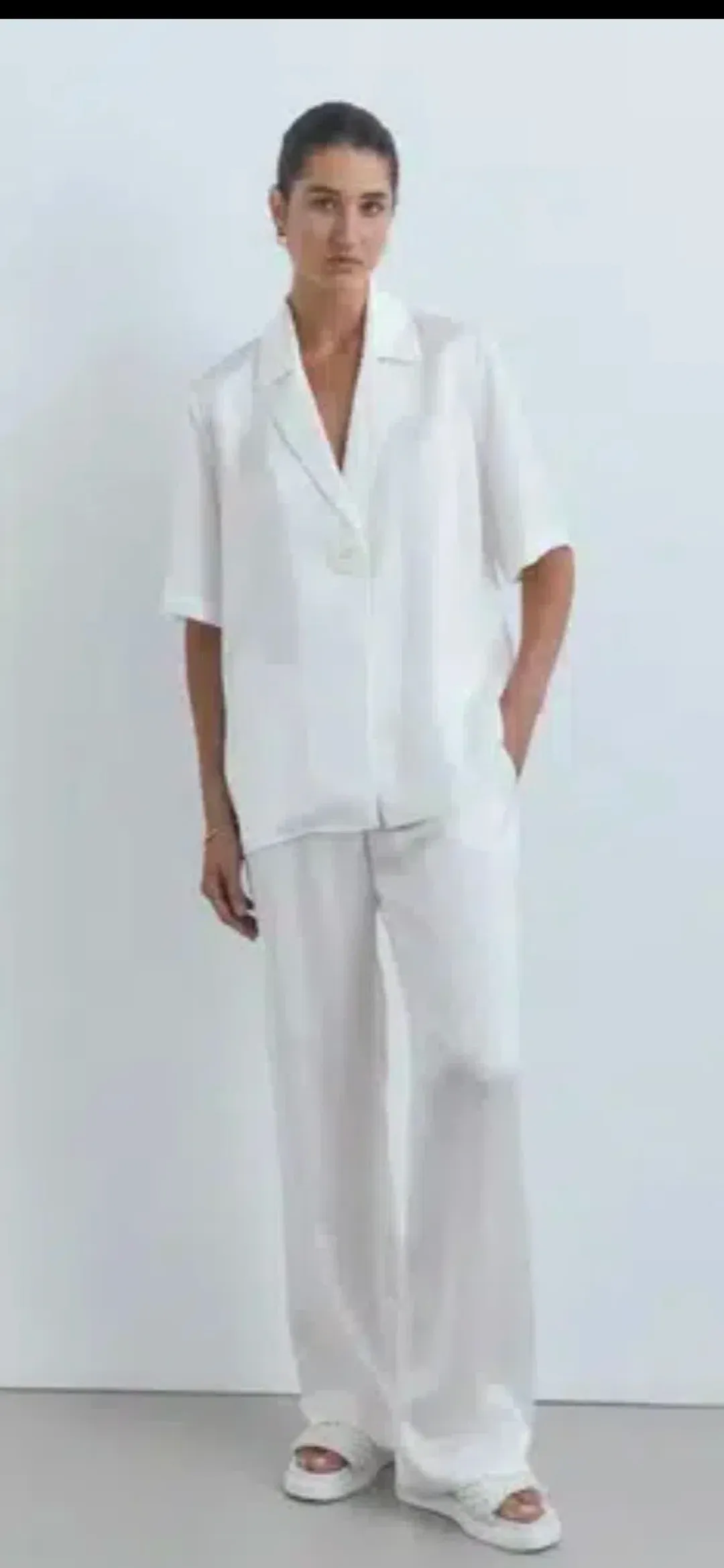 Viktoria and Woods Chorus Set for rent on The Volte - main image