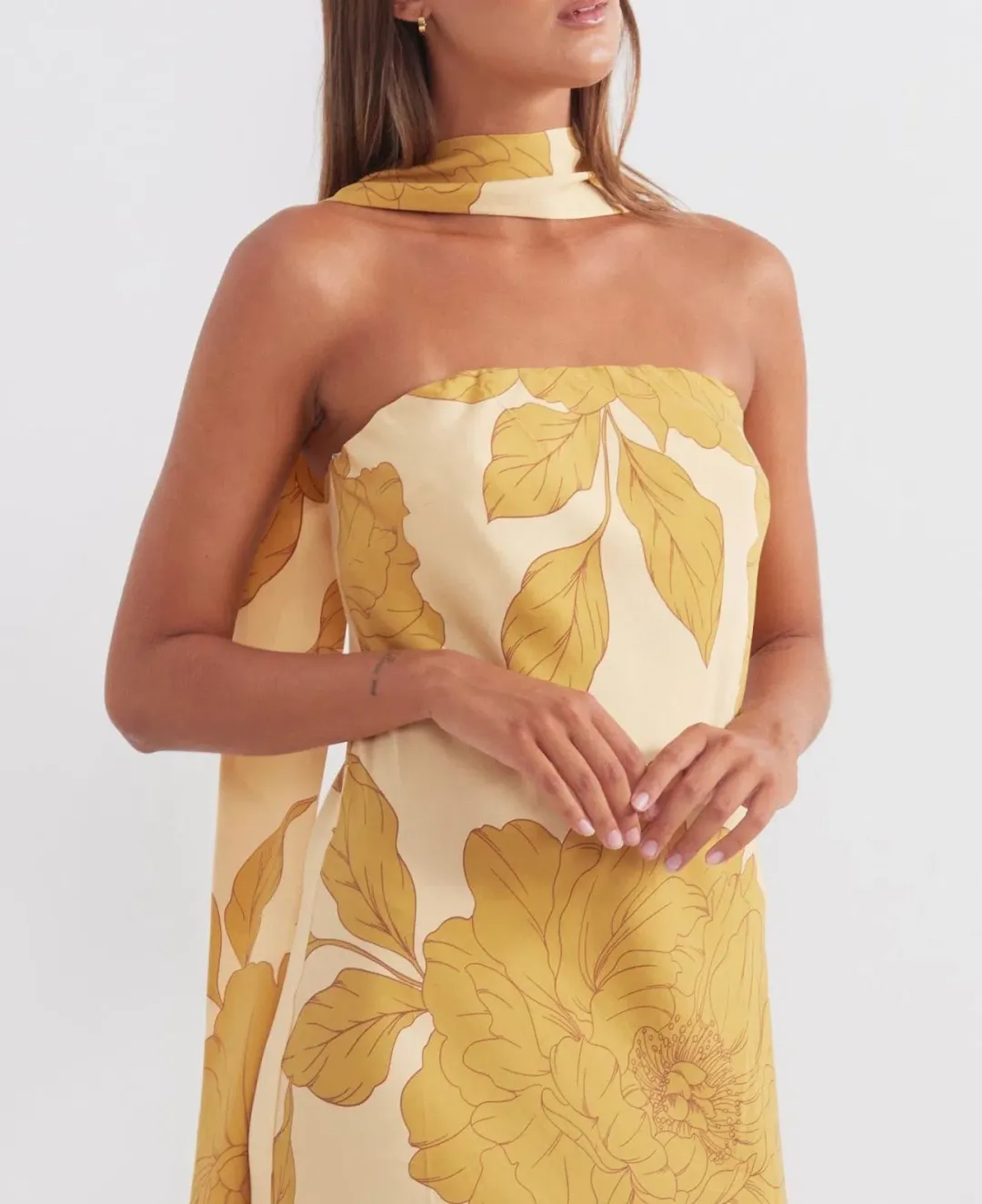 Pasduchas Soiree Midi Dress size 16 for rent on The Volte - main image