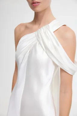ACLER Ashbourne Gown Ivory Size 8 AU for rent on The Volte - image 7