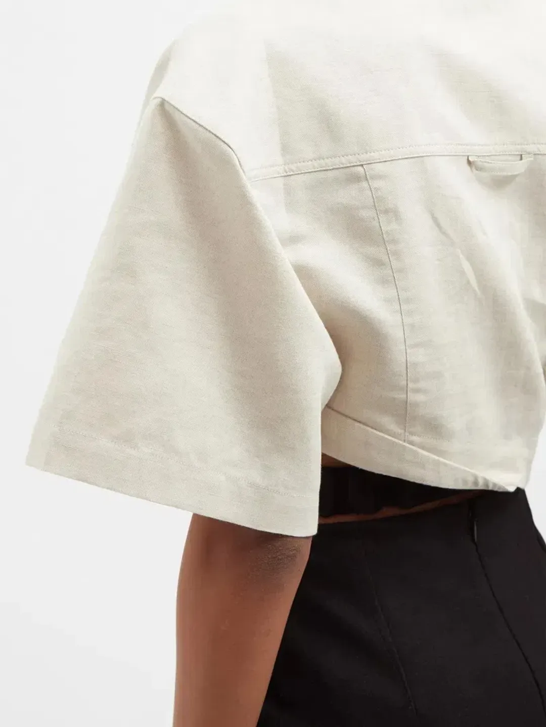 Jacquemus Capri Cotton And Linen-Blend Cropped Beige Shirt Size 38 / AU 10 for rent on The Volte - main image