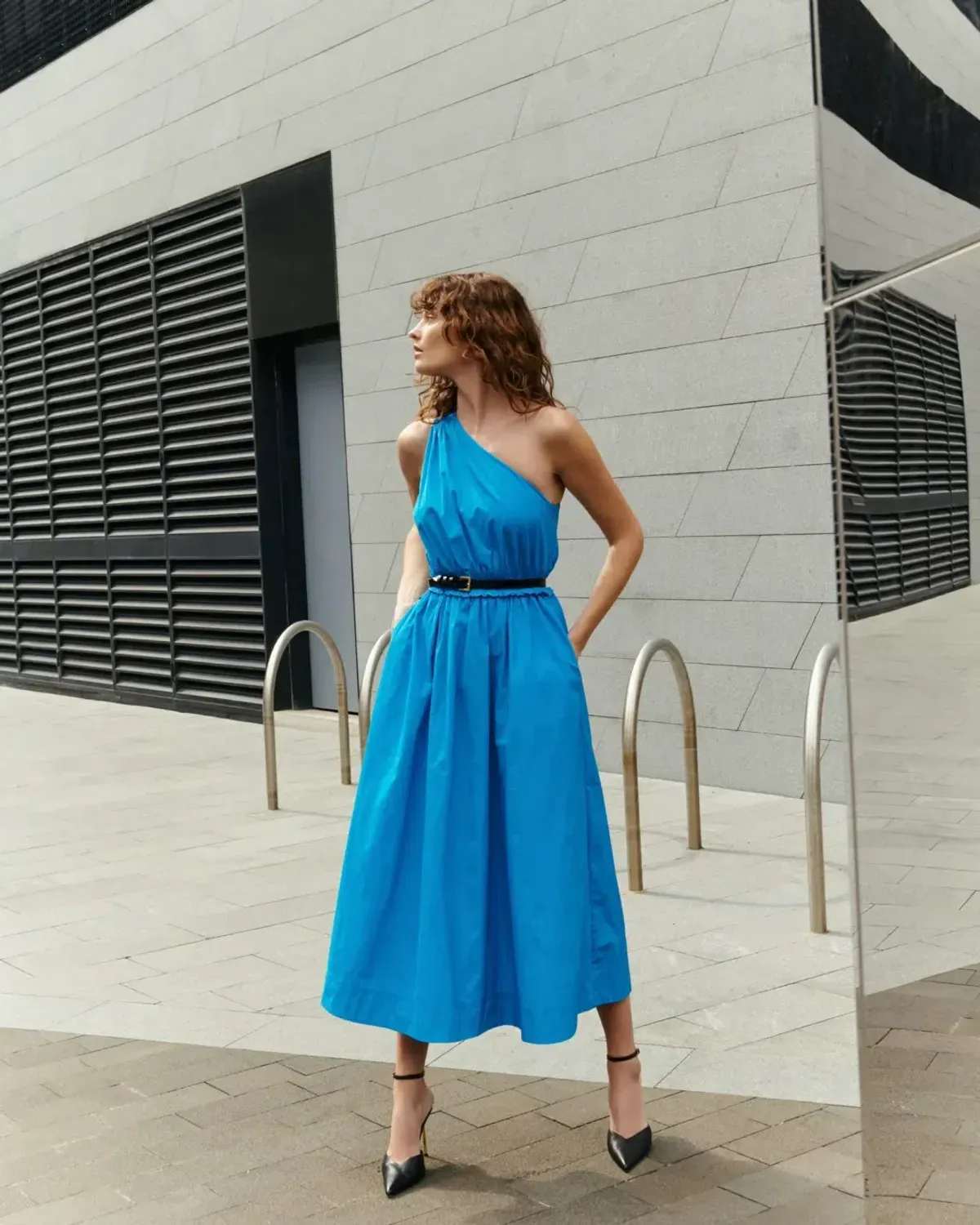 Cue 10 asymmetric dress blue - Image 4