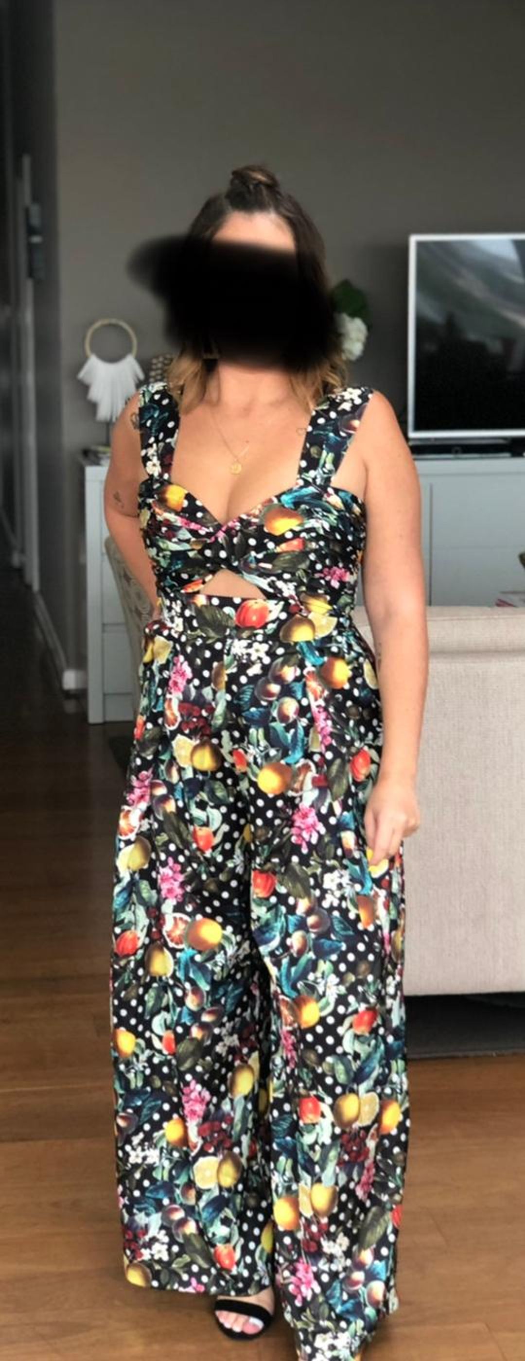 How to love me longer for rent on The Volte - main image