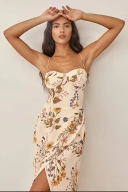 The Reformation Kourtney Dress in Frolic size 4 for rent on The Volte - image 2