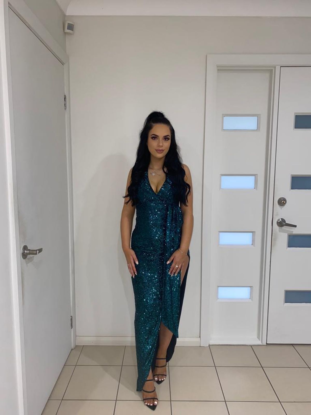 Nookie Selena Halter Gown in Emerald Green Size 10 - Image 3