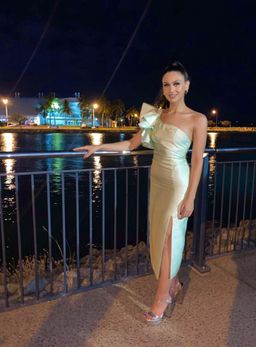 Keepsake The Label Lightening Midi Dress Green Size 8 for rent on The Volte - image 6