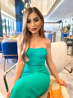 Kookai Lola Strapless Midi Dress Dans Green Size 0 for rent on The Volte - image 2