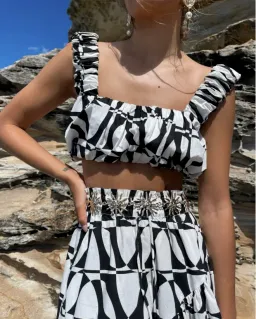 Sheike Heartbreaker Set Top & Skirt Print Size 10 and 8 for rent on The Volte - image 5