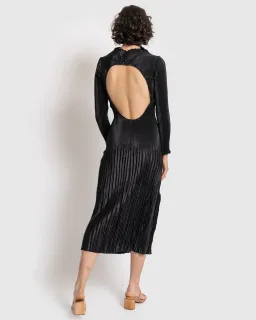 L’Idee Soirée Pleated Backless Long Sleeve Dress Black Size 8 for rent on The Volte - image 2