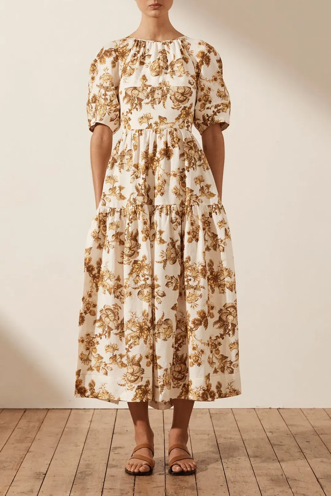 Shona Joy Bella Linen Short Sleeve Open Back Midi Dress Print Size 10 for rent on The Volte - main image