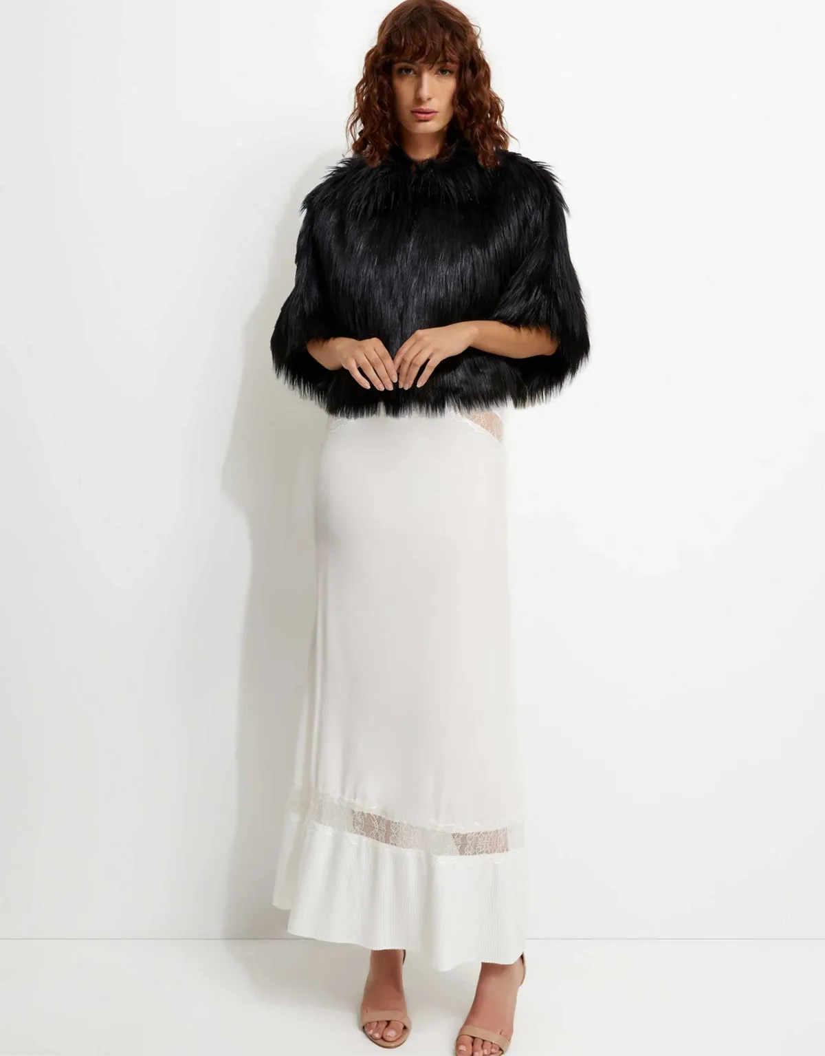 Unreal Fur Nord Cape Black One Size - Image 4