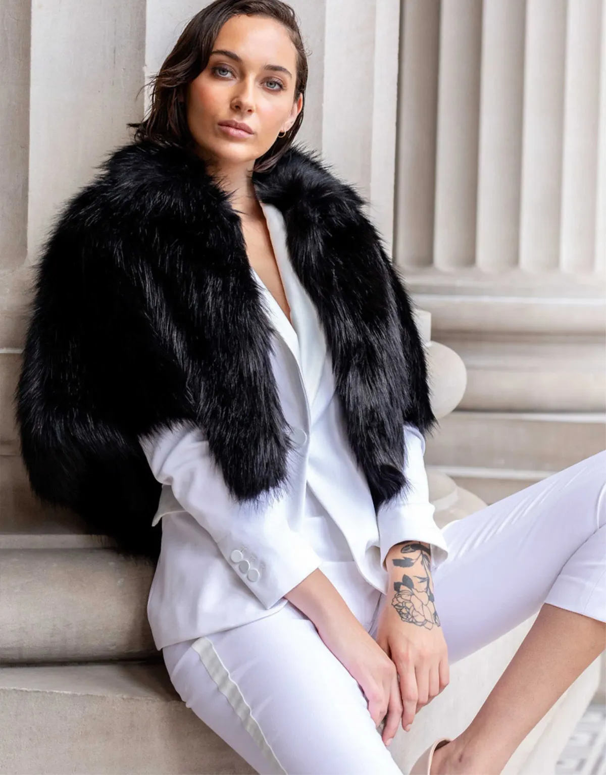 Unreal Fur Nord Cape Black One Size - Image 3