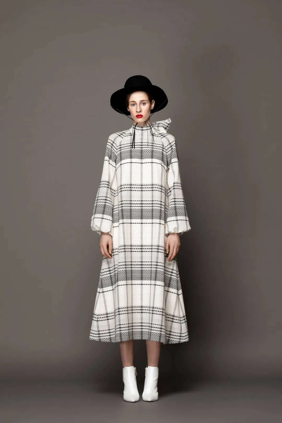 Lilli Jahilo Mary A-line Plaid Dress Woven White Size AU 6 for rent on The Volte - main image