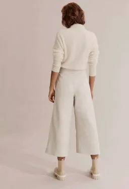 Country Road Luxurious Leather Culotte Pants White Size AU 14 for rent on The Volte - image 2