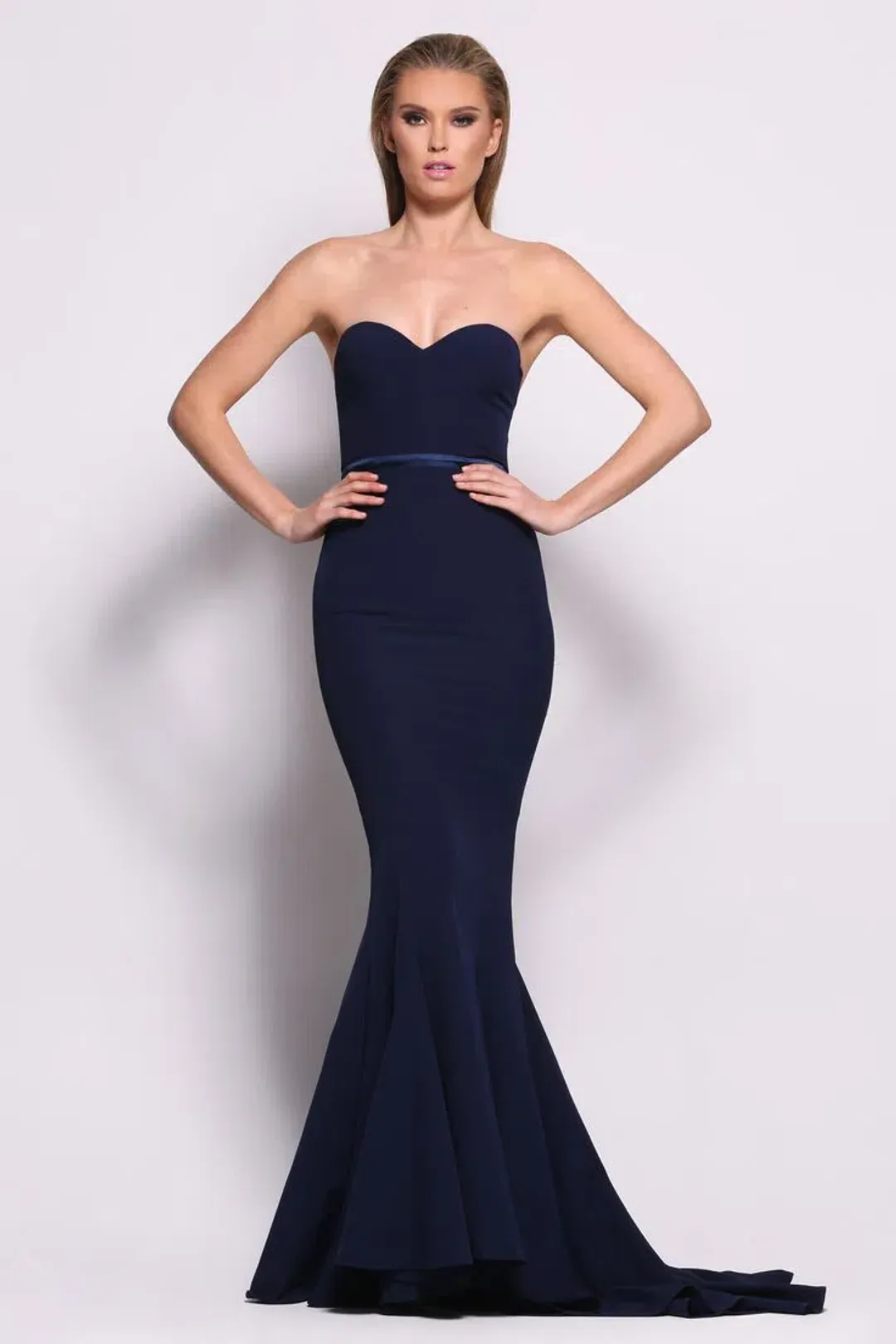 Elle Zeitoune Arianna Navy Size 6 for rent on The Volte - main image