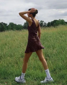 Realisation Par The Isabelli in Rosalita Floral Print Size XS / AU 6 for rent on The Volte - image 4