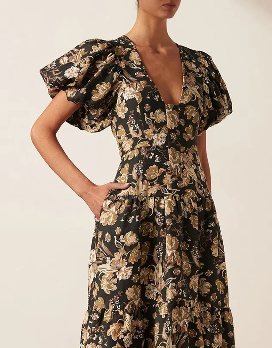 Shona Joy Palermo Linen Plunged Short Sleeve Midi Dress Print Size 8 for rent on The Volte - main image