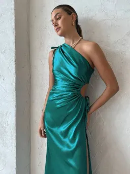 Sonya Moda Nour Maxi Dress Emerald Size 6 for rent on The Volte - image 2