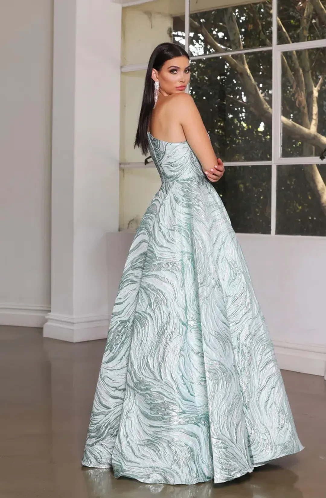 Jadore JX4087 Mint Size 10 for rent on The Volte - main image