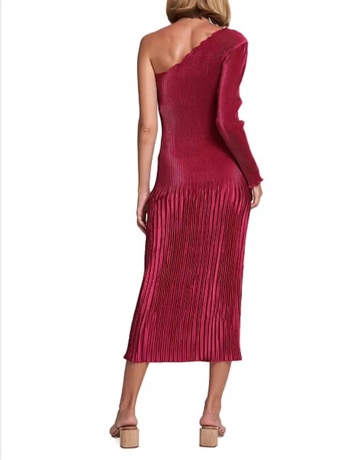 Lidee Soiree Gigi Sleeved Gown in Ruby Red Size 8 / S - Image 3
