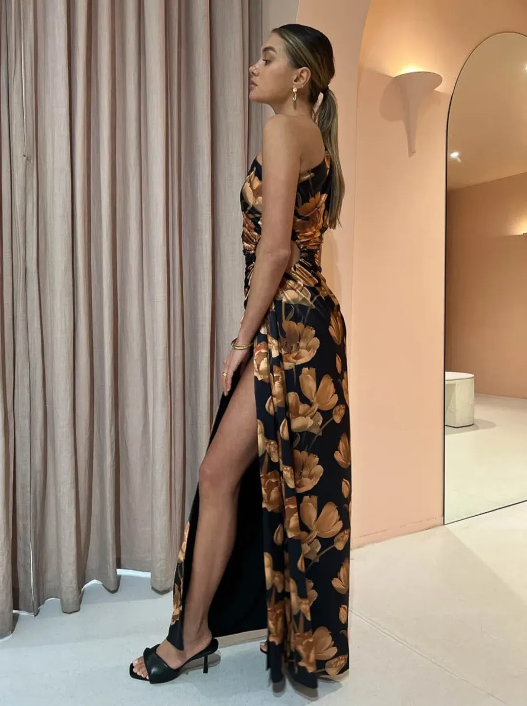 Sonya Moda Nour Marabella Maxi Dress Print Size 8 for rent on The Volte - main image