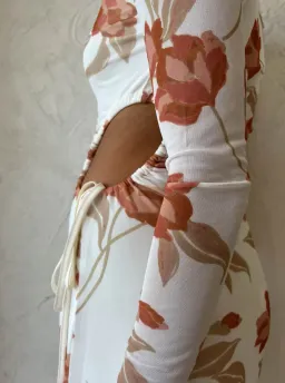 Hansen & Gretel Athena Dress Ivory Floral Size L / Au 12 for rent on The Volte - image 4