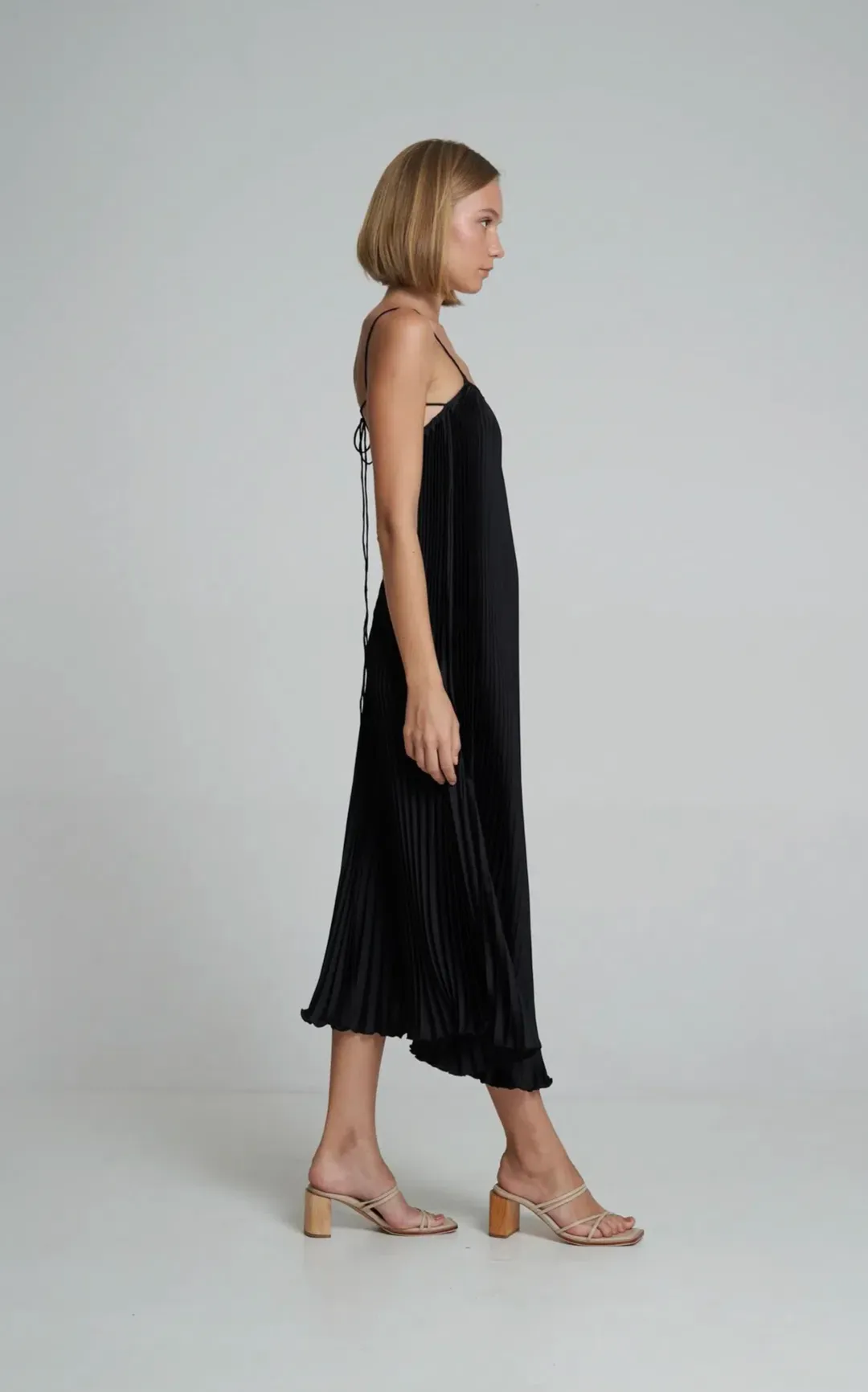 L'idee Ete Strappy Gown Black Size M / Au 10 for rent on The Volte - main image