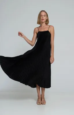 L'idee Ete Strappy Gown Black Size M / Au 10 for rent on The Volte - image 1