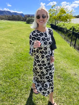 Silk Laundry Full Sleeve Bias Cut Fox Print Dress Size 8 for rent on The Volte - image 2