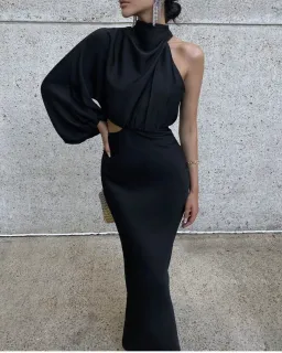 Sheike Olivia Maxi Dress Black Size 8 for rent on The Volte - image 4