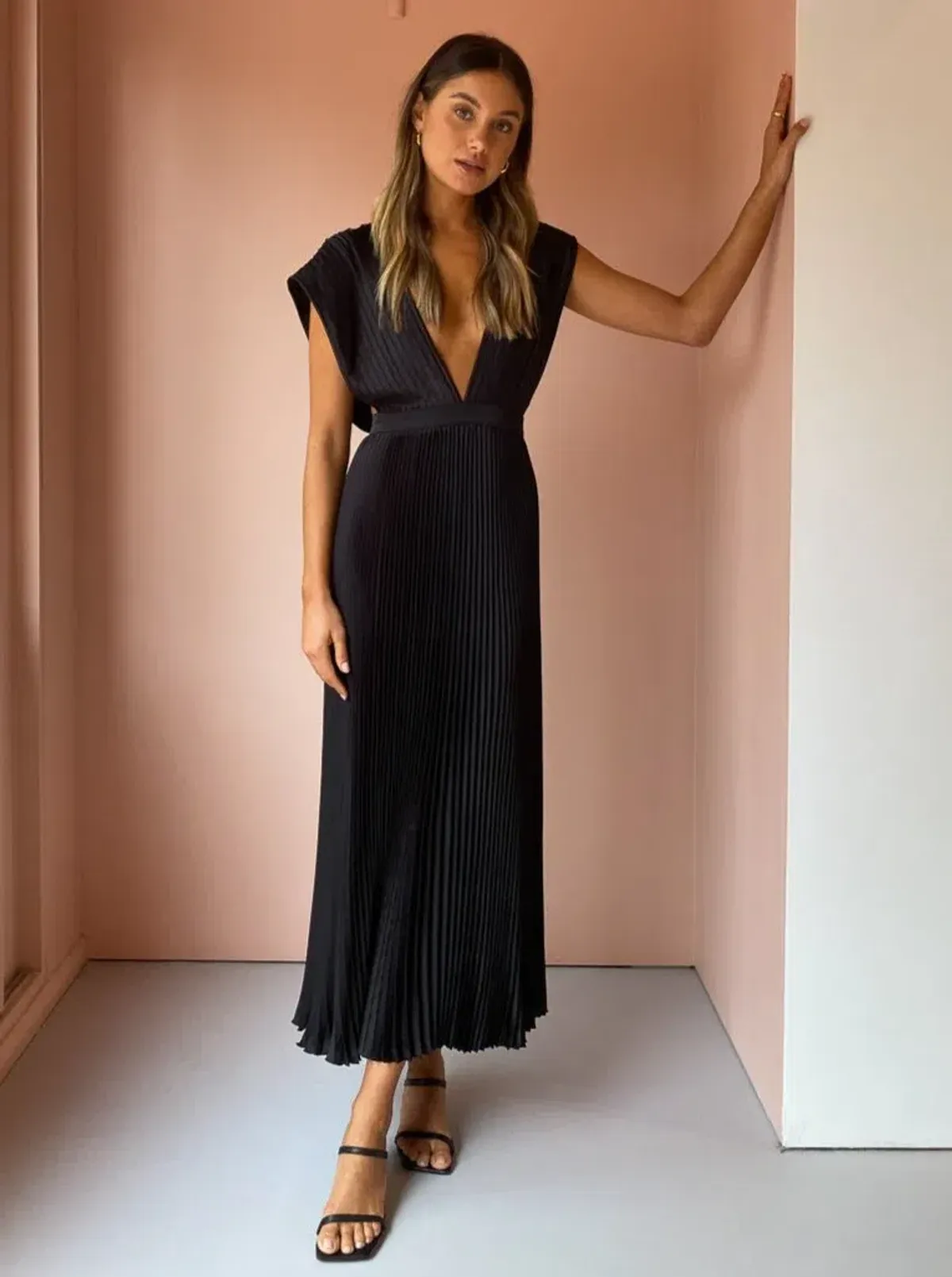 Lidee Gala Gown in Noir Black Size 6 - Image 1