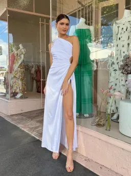 Sonya Moda Nour Maxi Dress In White Size AU 6 for rent on The Volte - image 2