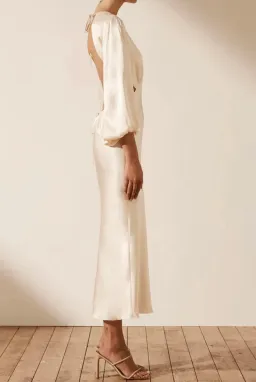 Shona Joy La Lune Open Back Balloon Sleeve Midi Dress in Cream Size 6 for rent on The Volte - image 3