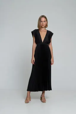 L'Idee Gala Gown in Noir Black Size 8 for rent on The Volte - image 1