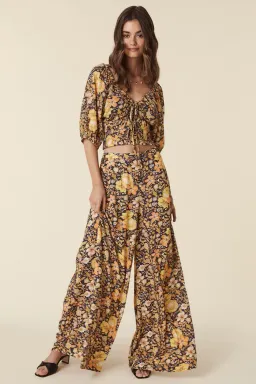 Spell and the Gypsy Hibiscus Lane Licorice Set Size XS/Au 6 for rent on The Volte - image 1