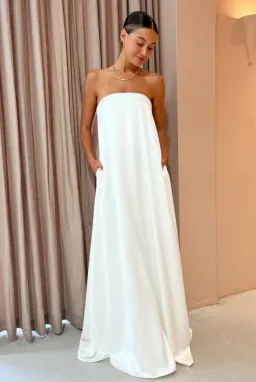 Anna Quan Delfina Gown Ivory White Size AU 10 for rent on The Volte - image 1