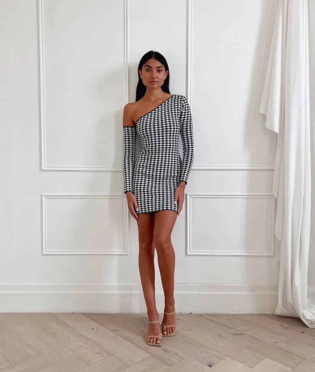 San Sloane Erika mini Dress Black Size AU 8 for rent on The Volte - main image