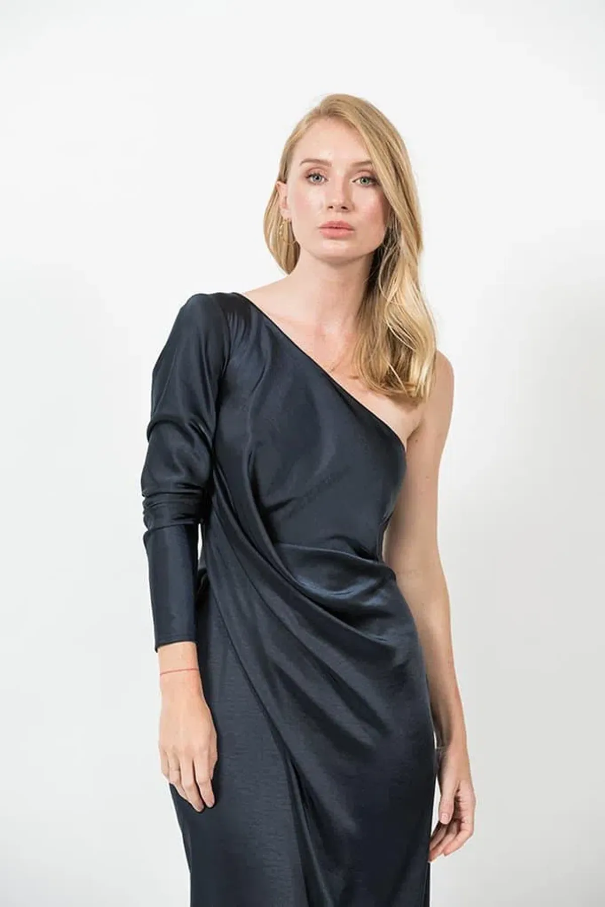 One Fell Swoop Scarlett Gown in Navy Size 8 - Image 2