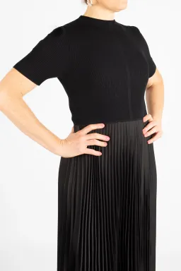 Hugo Boss Plissé Pleats Dress with Knitted Top Black Size M for rent on The Volte - image 3