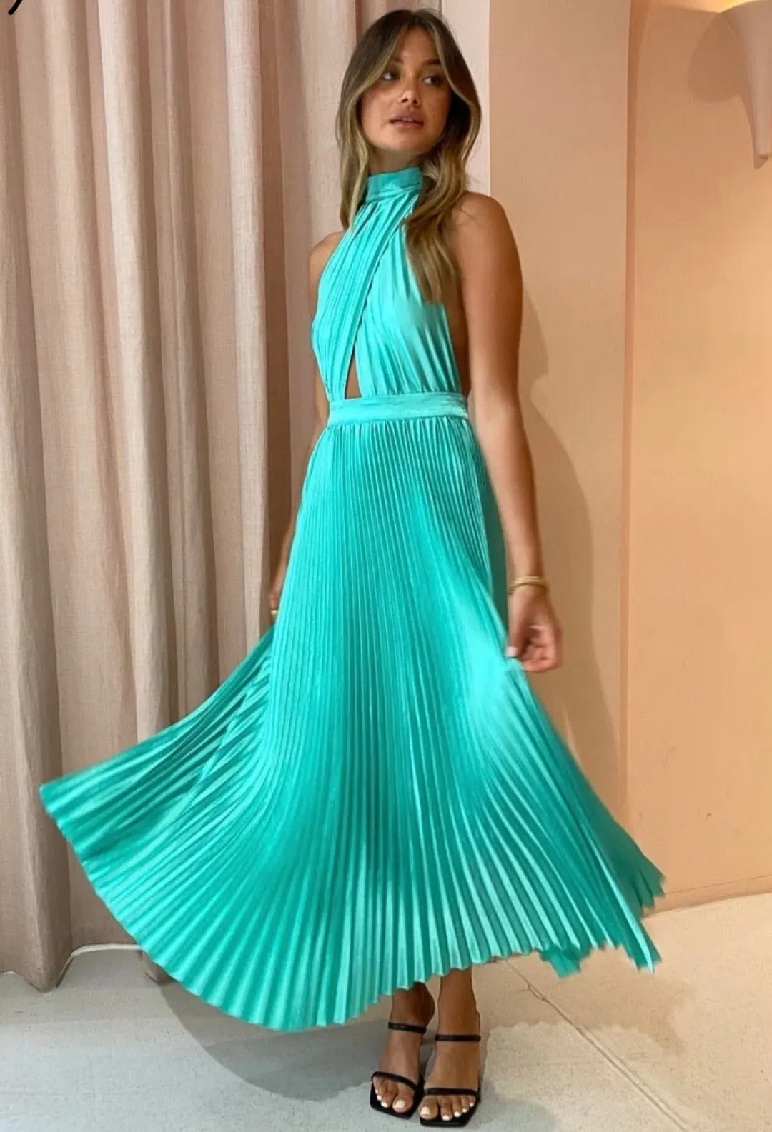 L'Idee Renaissance Gown in Marine Size AU 8 for rent on The Volte - main image