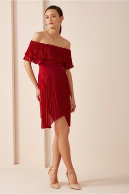 Keepsake seasons dress red for rent on The Volte - image 2