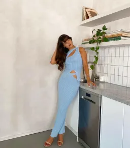 Henne Romee Set in Cloud Nine Blue Size AU 10 for rent on The Volte - image 3