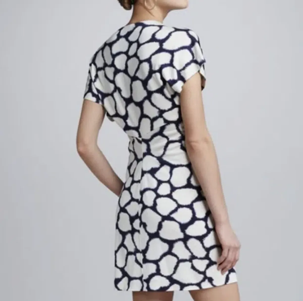 Diane Von Furstenberg Natalie Silk Twist Front Mini Dress Print Size 8 - Image 2