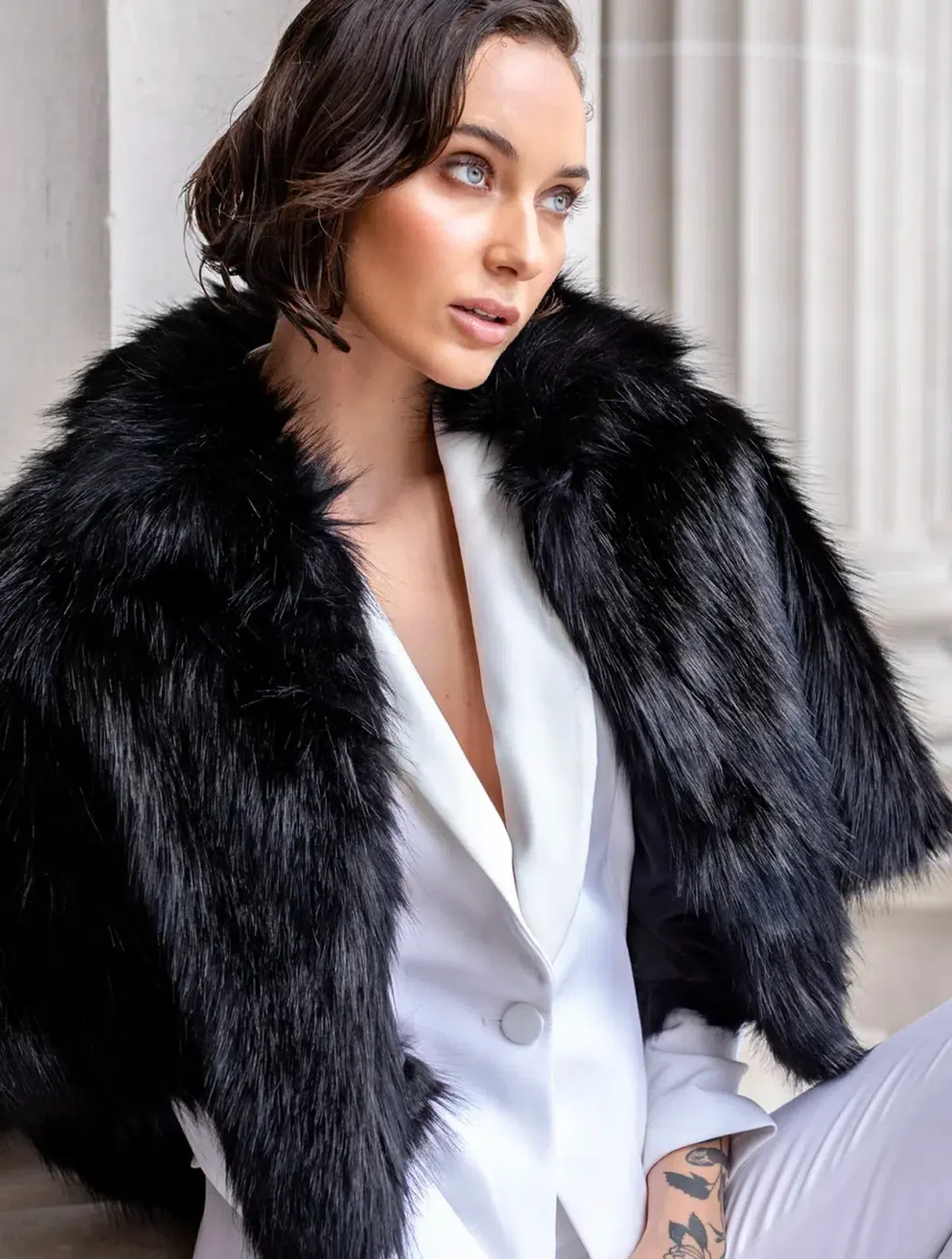 Unreal Fur Nord Cape Black One Size - Image 3