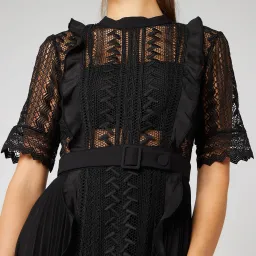 Self Portrait Geometric Lace Midi Dress Black Size AU 6 for rent on The Volte - image 4